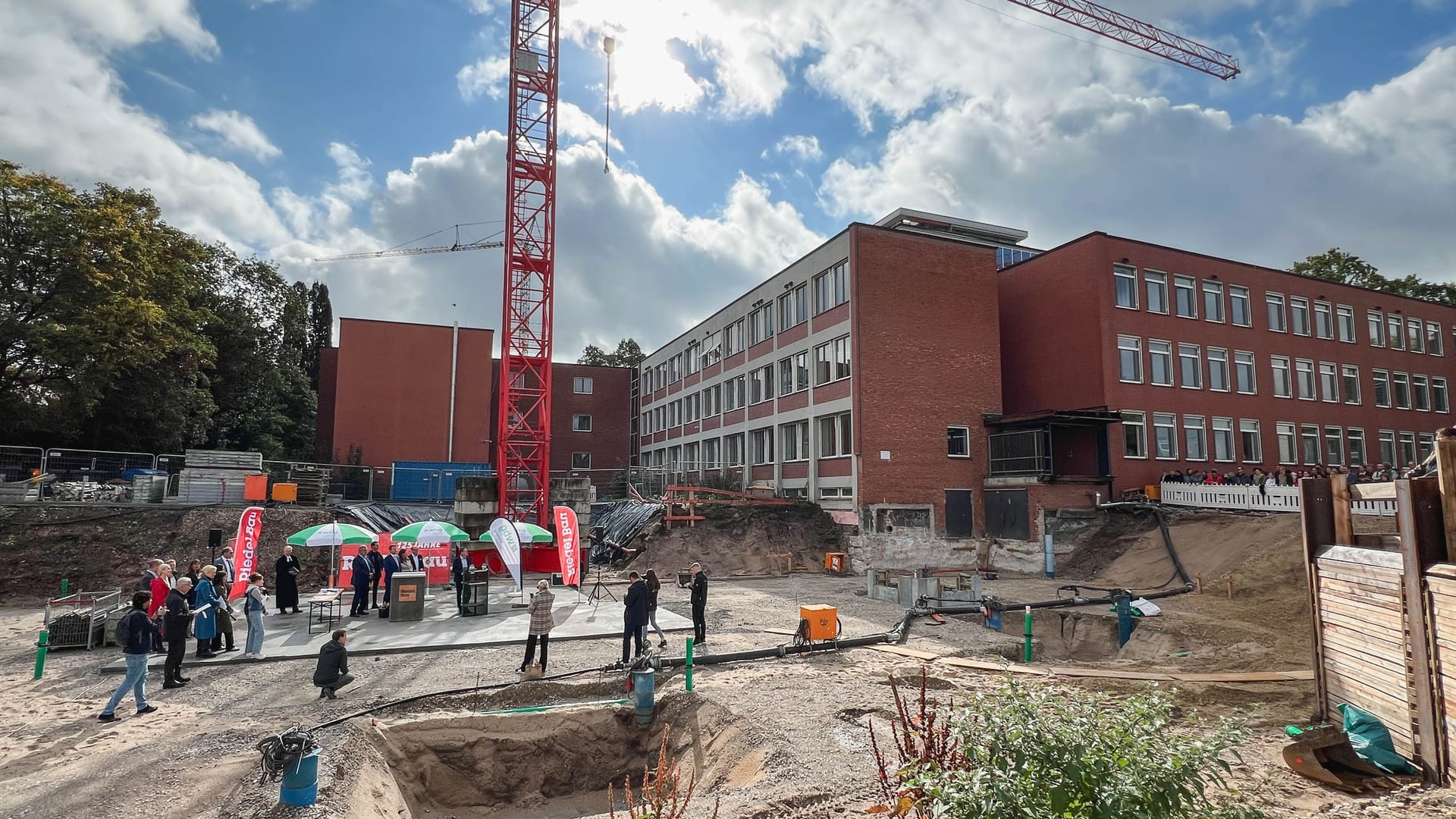 Die Baustelle am Neuen Gymnasium: Das Gelände liegt in der Nähe der Meistersingerhalle.