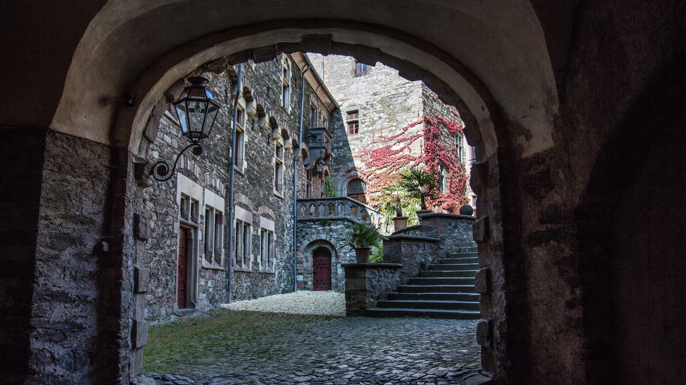 Schloss Braunstein im Herbst