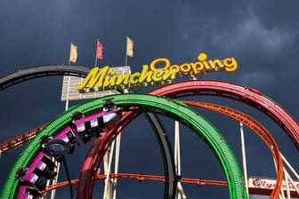 "Olympia Looping": Beim Aufbau der größten transportierbaren Achterbahn der Welt kam es zu einem tödlichen Unfall.