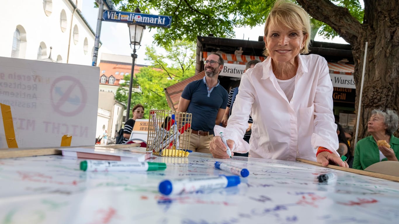 Uschi Glas sammelt Unterschriften gegen Hass und Rassismus