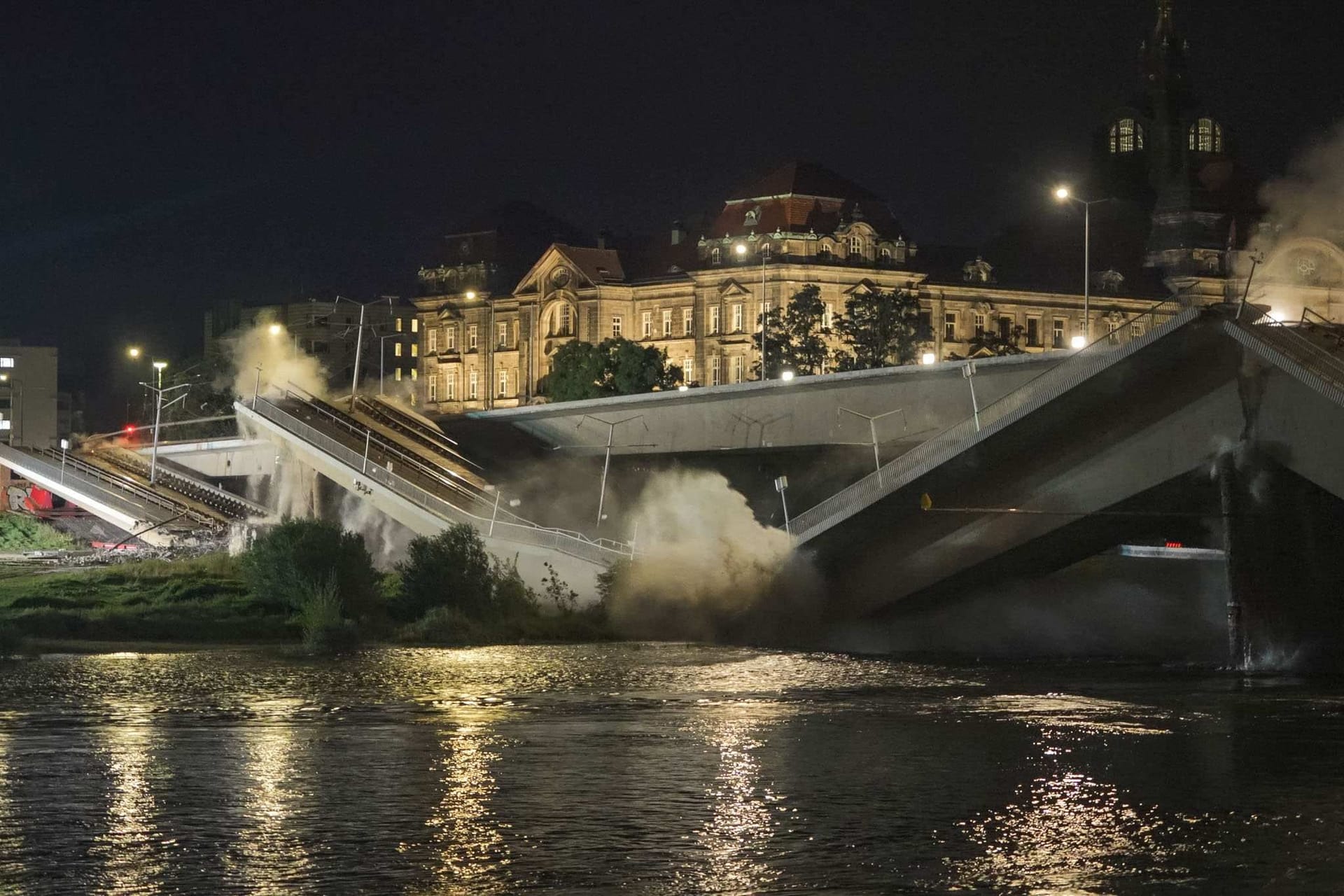 Einsturz der Carolabrücke in der Nacht zu Freitag.