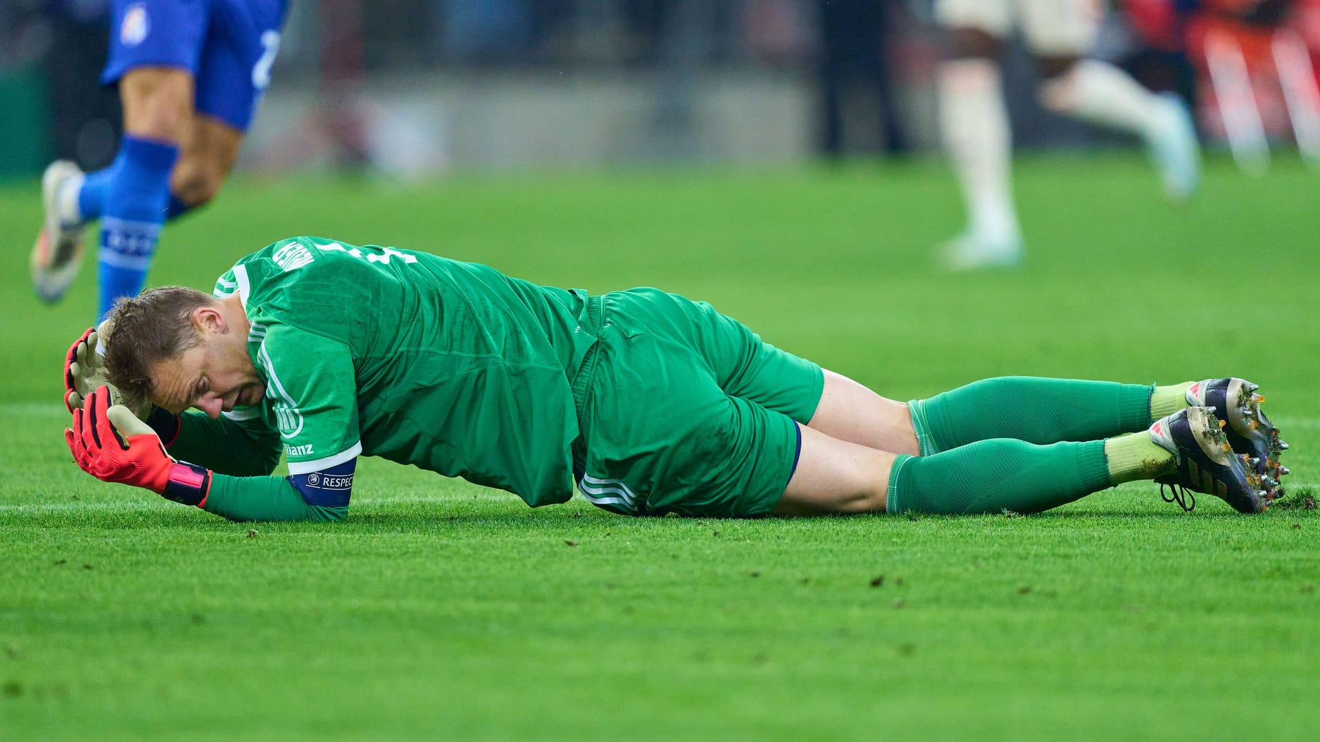 Am Boden: Manuel Neuer im Spiel gegen Dinamo Zagreb.