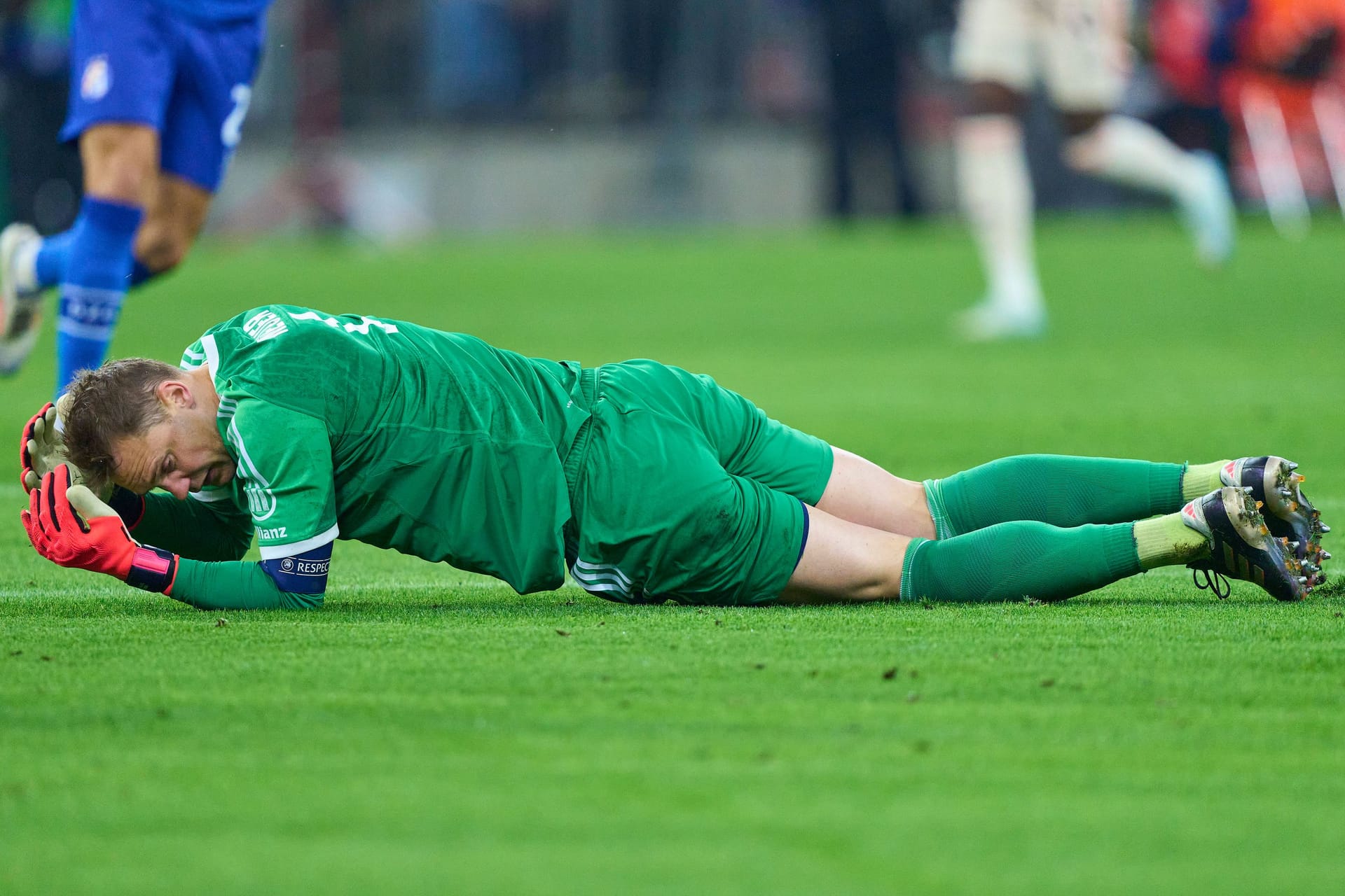 Am Boden: Manuel Neuer im Spiel gegen Dinamo Zagreb.