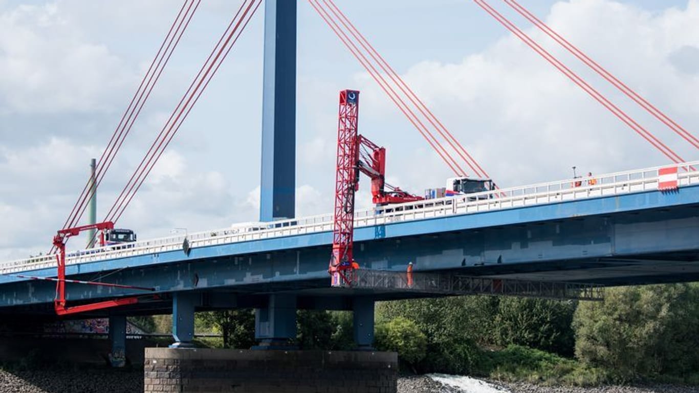 Die Norderelbbrücke: Die Sicherheit wird überprüft.