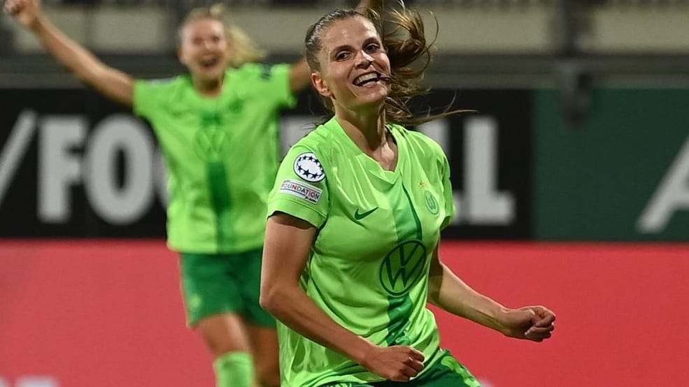 Tabea Sellner: Die Wolfsburgerin jubelt nach ihrem Tor zum 5:0.