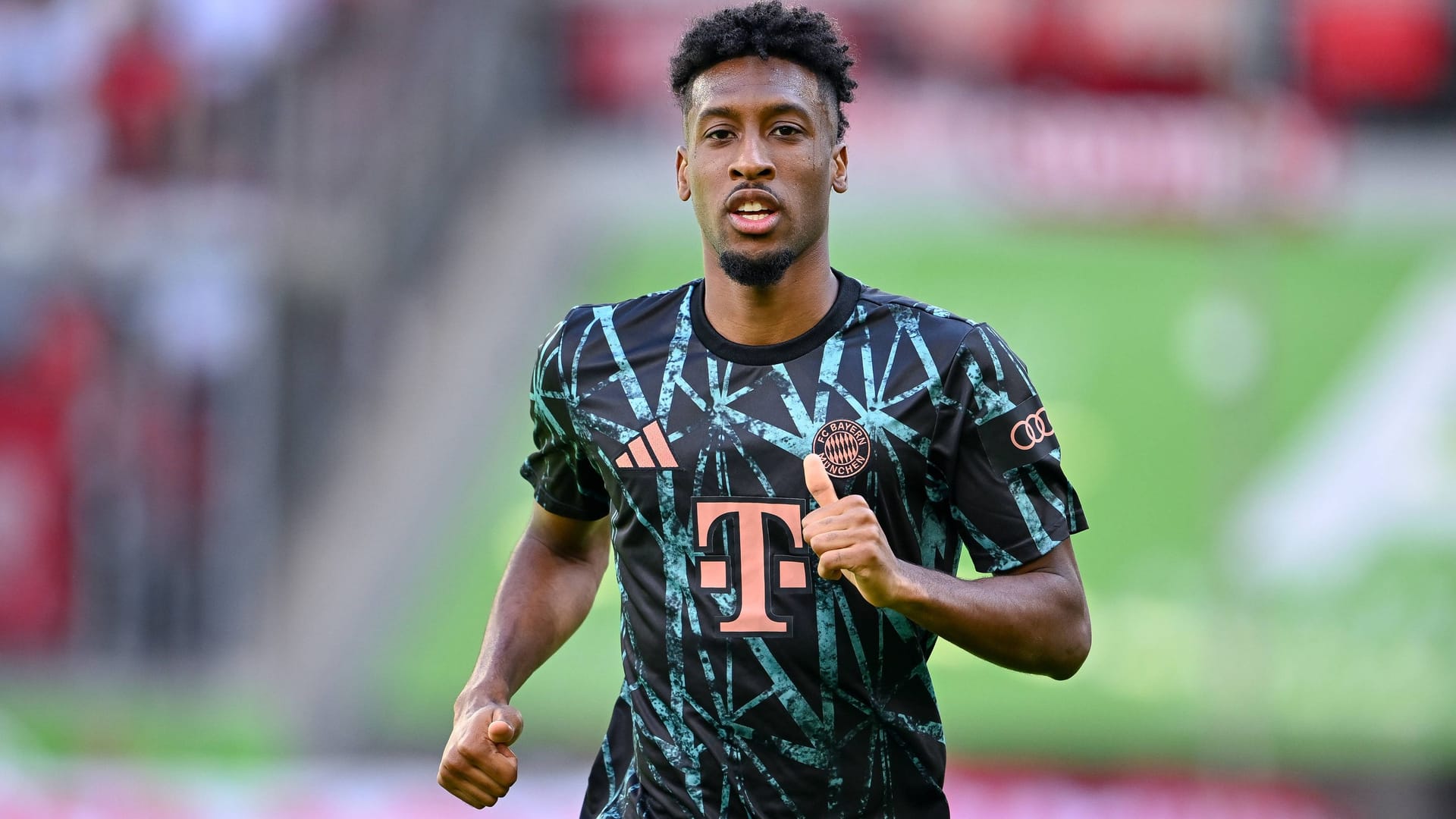 Weiter im Bayern-Dress: Kingsley Coman bleibt beim deutschen Rekordmeister.