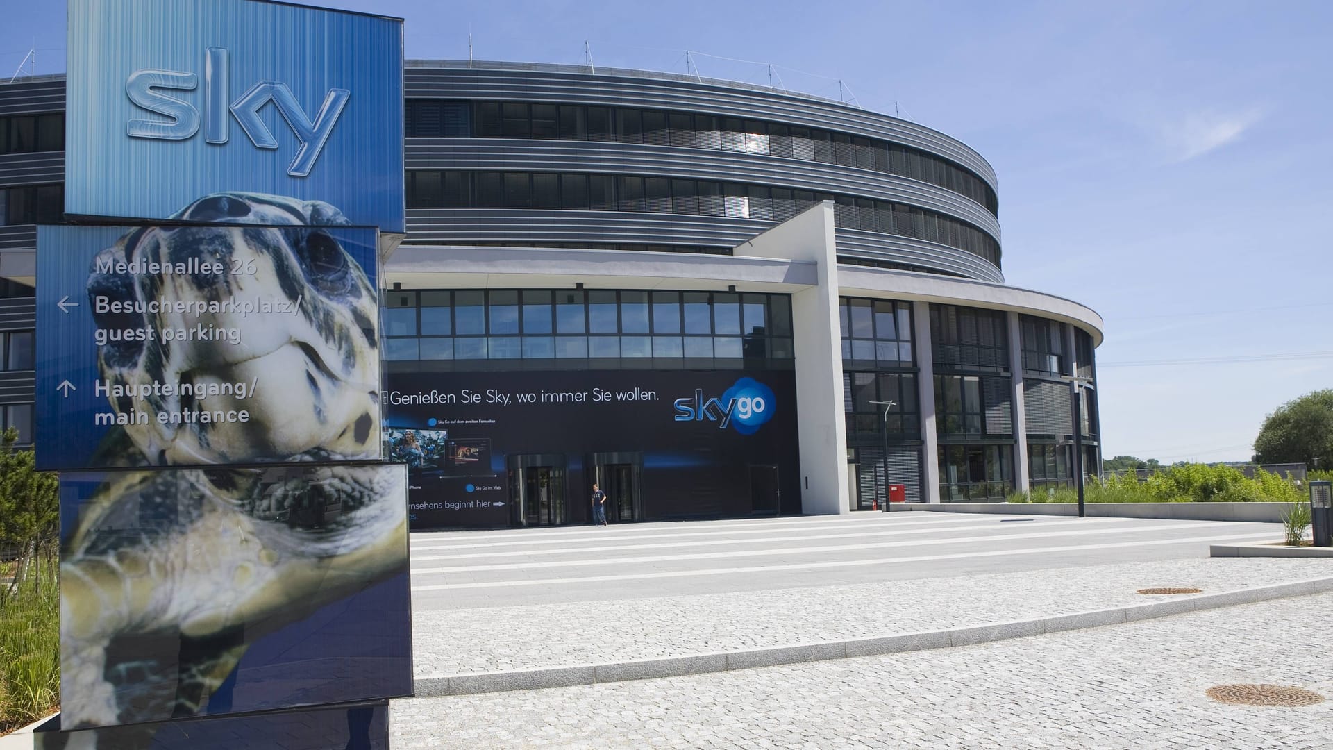 Gebäude des Medienunternehmens Sky Deutschland AG in Unterföhring bei München.