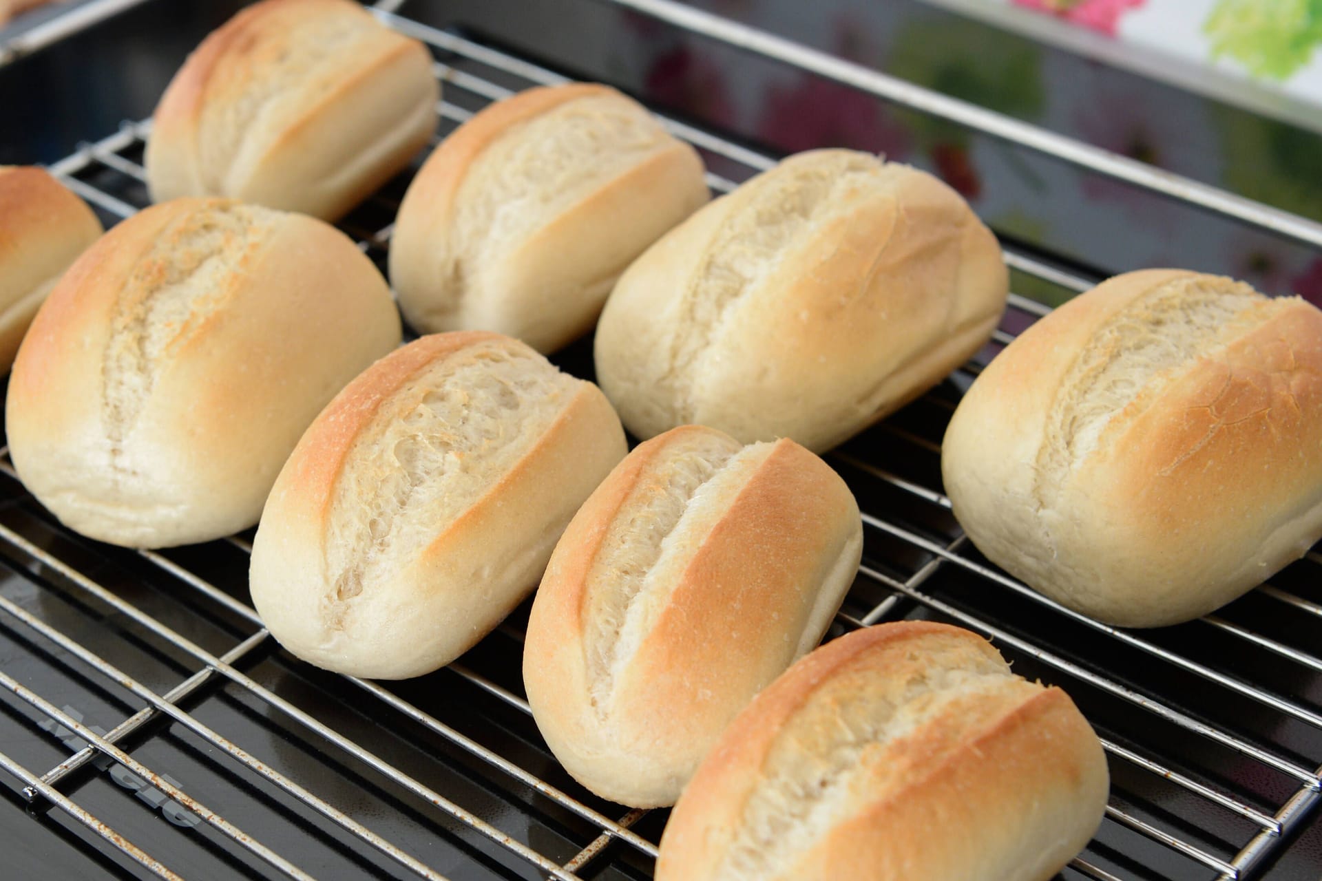 Aufbackbrötchen: Sie können eine unerwartete Zutat enthalten.