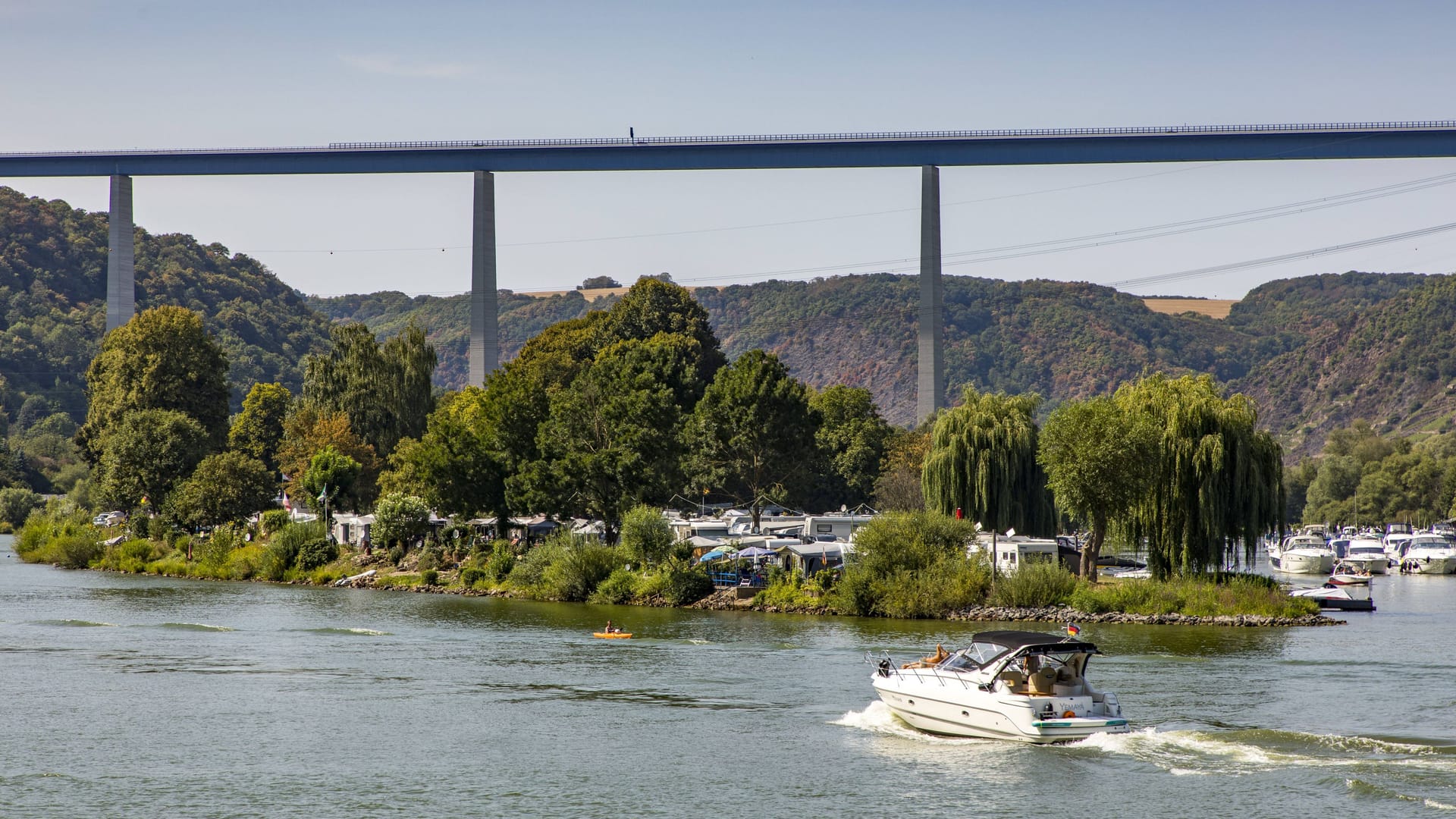 Moseltalbrücke: Deutschlands zweithöchste Autobahnbrücke (136 Meter) wurde im Jahr 1972 fertiggestellt.