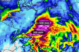 DAS Wettermodell ICON sagt enorme Regenmassen voraus.