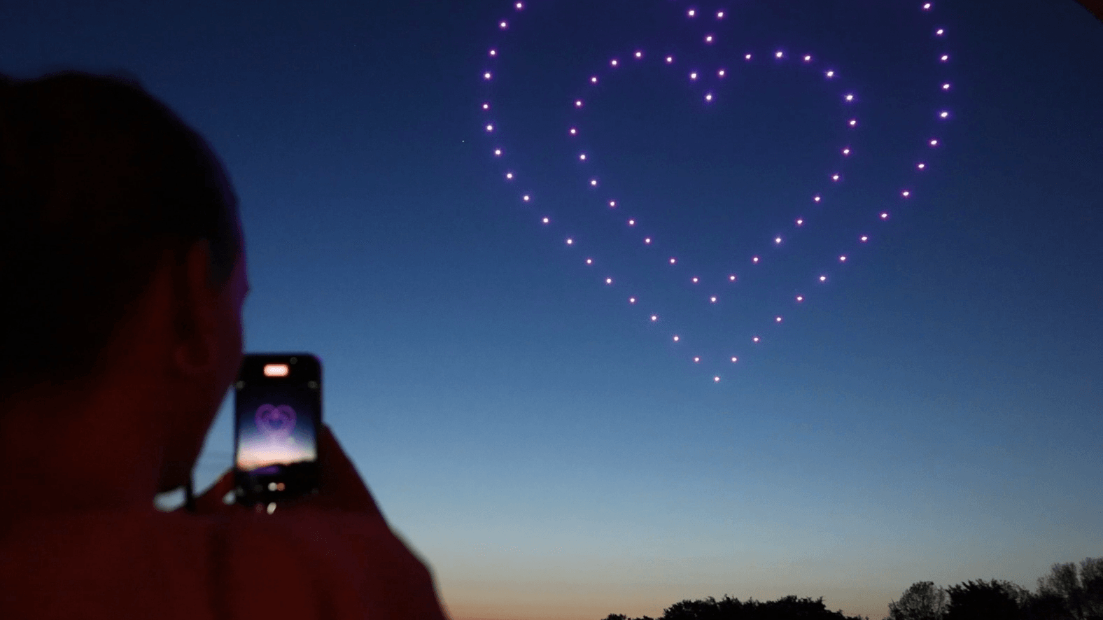 Ein spektakuläres Drohnenschauspiel am Himmel: Aufgrund eines technischen Defekts fiel die Show in Dortmund aus.