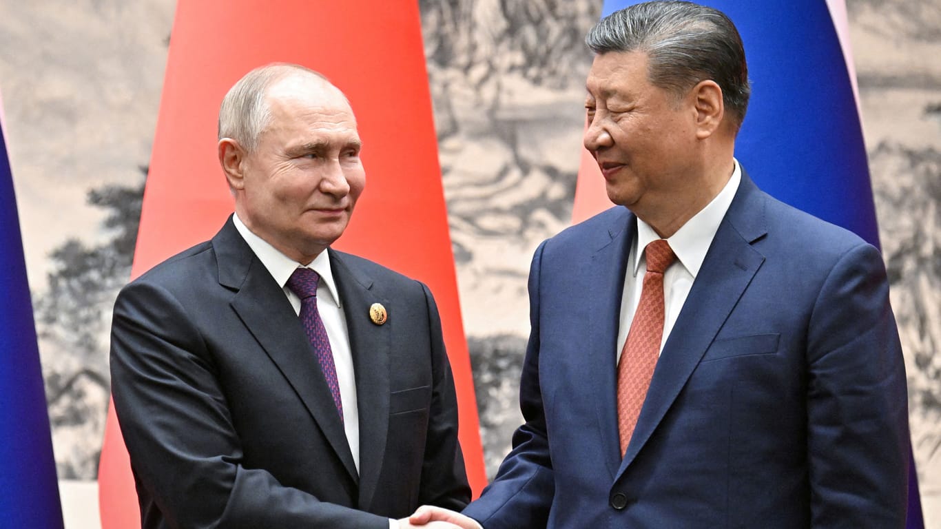 Wladimir Putin und Xi Jinping (Archivbild): China und Russland möchte die Brics-Allianz stärken.