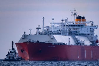 Die "Hellas Diana"auf dem Weg nach Rügen (Archivbild): In der vergangenen Woche entlud der Tanker Flüssigerdgas am Terminal.