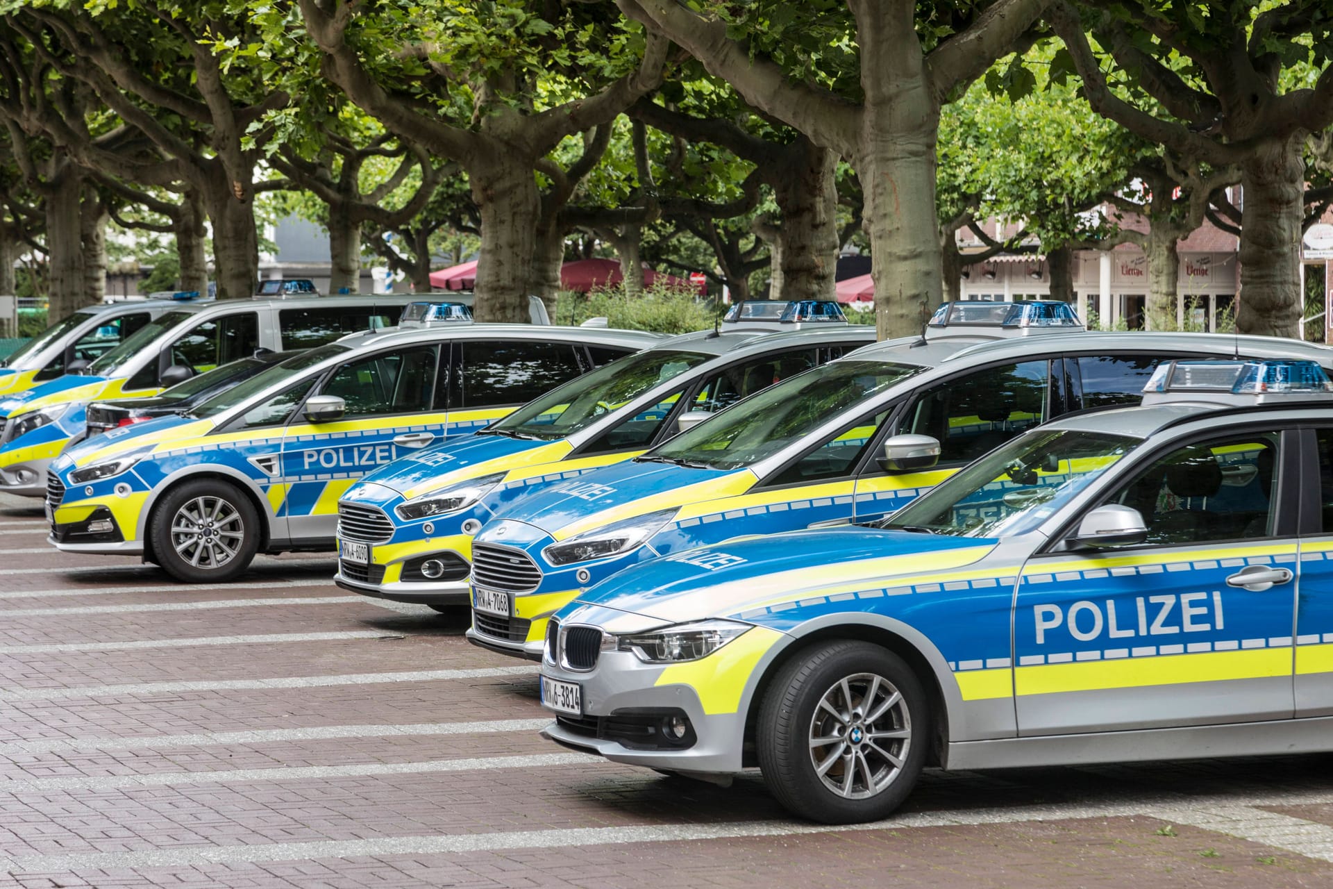 Polizeiautos im Ruhrgebiet (Symbolfoto): In Herne beschäftigt ein Kriminalfall die Ermittler seit Wochen.