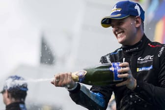 Überglücklich: Mick Schumacher nach dem Sechs-Stunden-Rennen in Fuji.