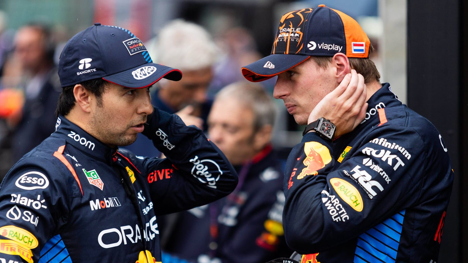 Sergio Pérez (links) mit Max Verstappen: Ist 2024 die letzte Saison für diese Fahrerpaarung?