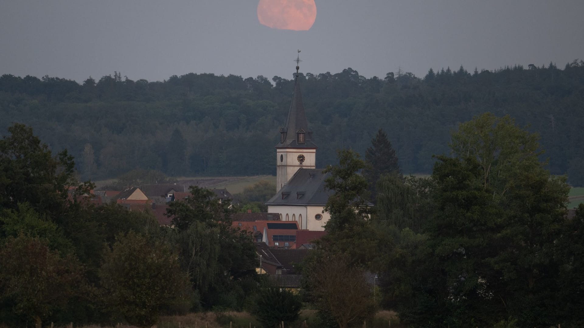 Supermond über Deutschland