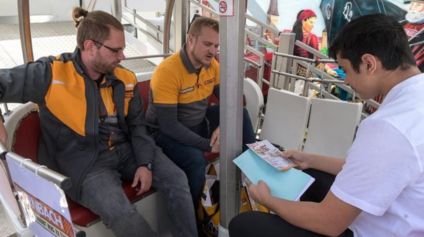 Job-Interview im Riesenrad: Am Freitag können sich junge Menschen wieder bei potenziellen Arbeitgebern vorstellen.