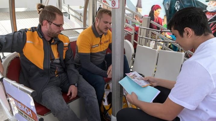 Job-Interview im Riesenrad: Am Freitag können sich junge Menschen wieder bei potenziellen Arbeitgebern vorstellen.