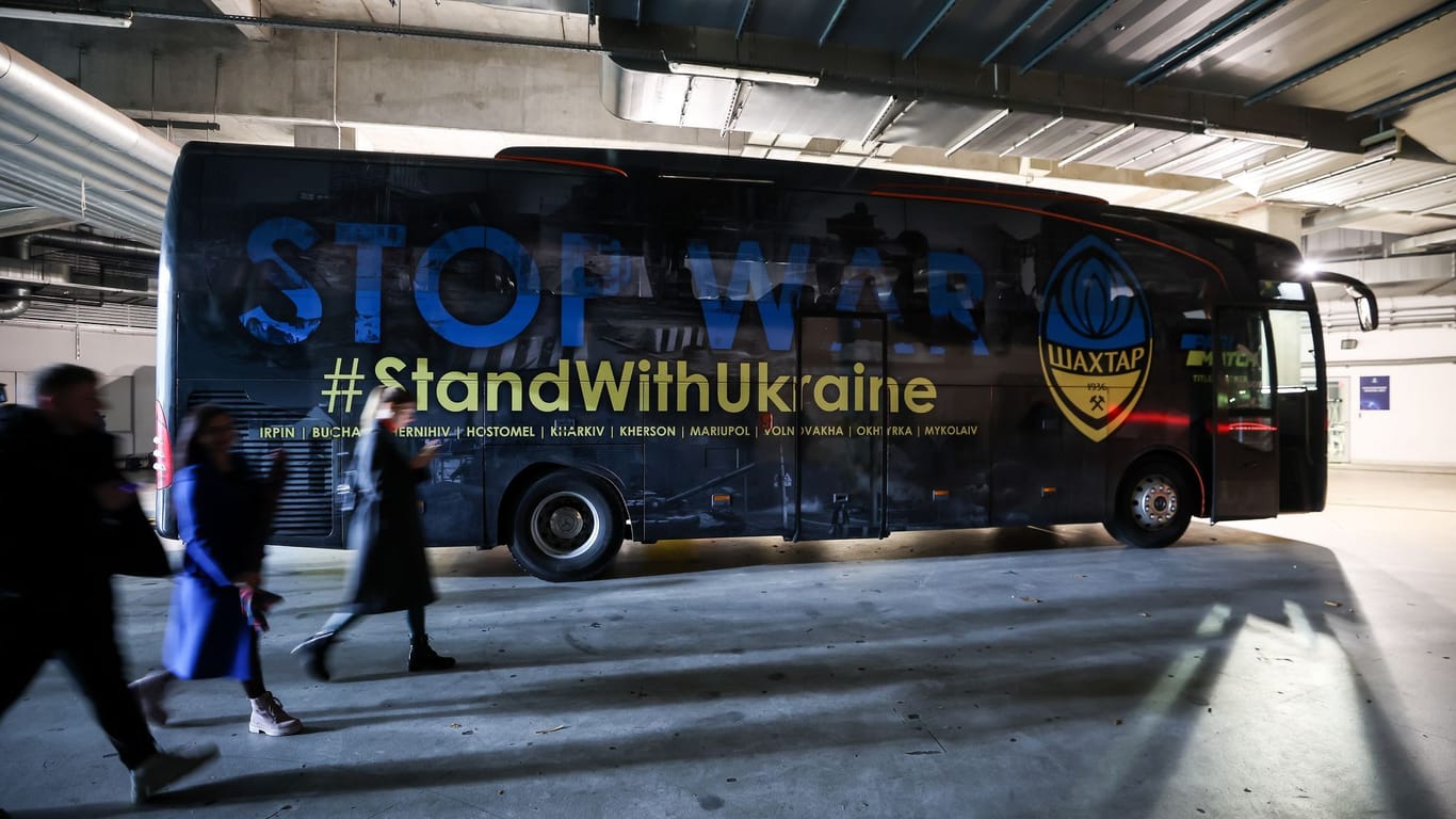 Mannschaftsbus von Schachtjor Donezk