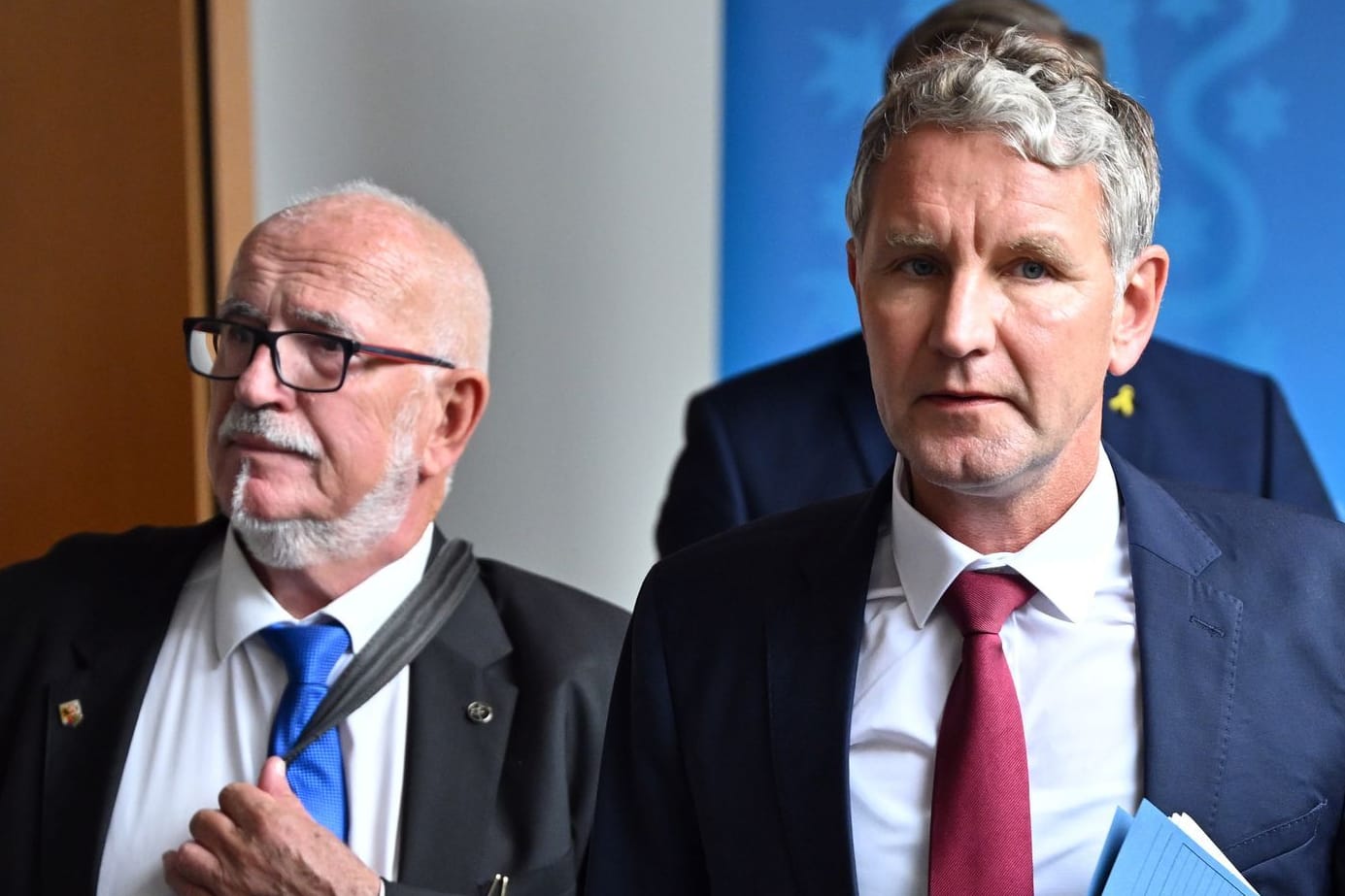 Jürgen Treutler (l) und Björn Höcke (AfD): Der Alterspräsident Treutler leitete die erste Sitzung im neuen Thüringer Landtag.