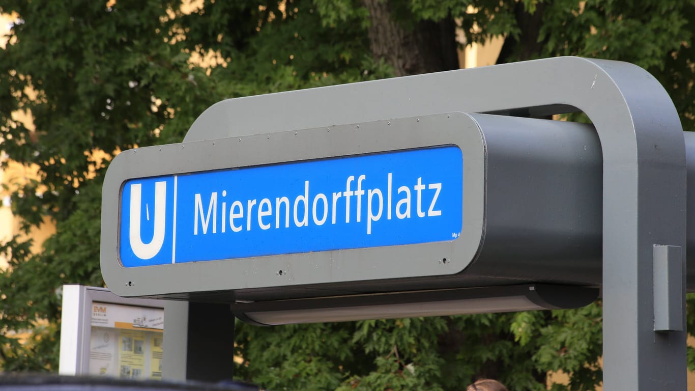 U.Bahn Schild Mierendorffplatz U.Bahn Schild Mierendorffplatz