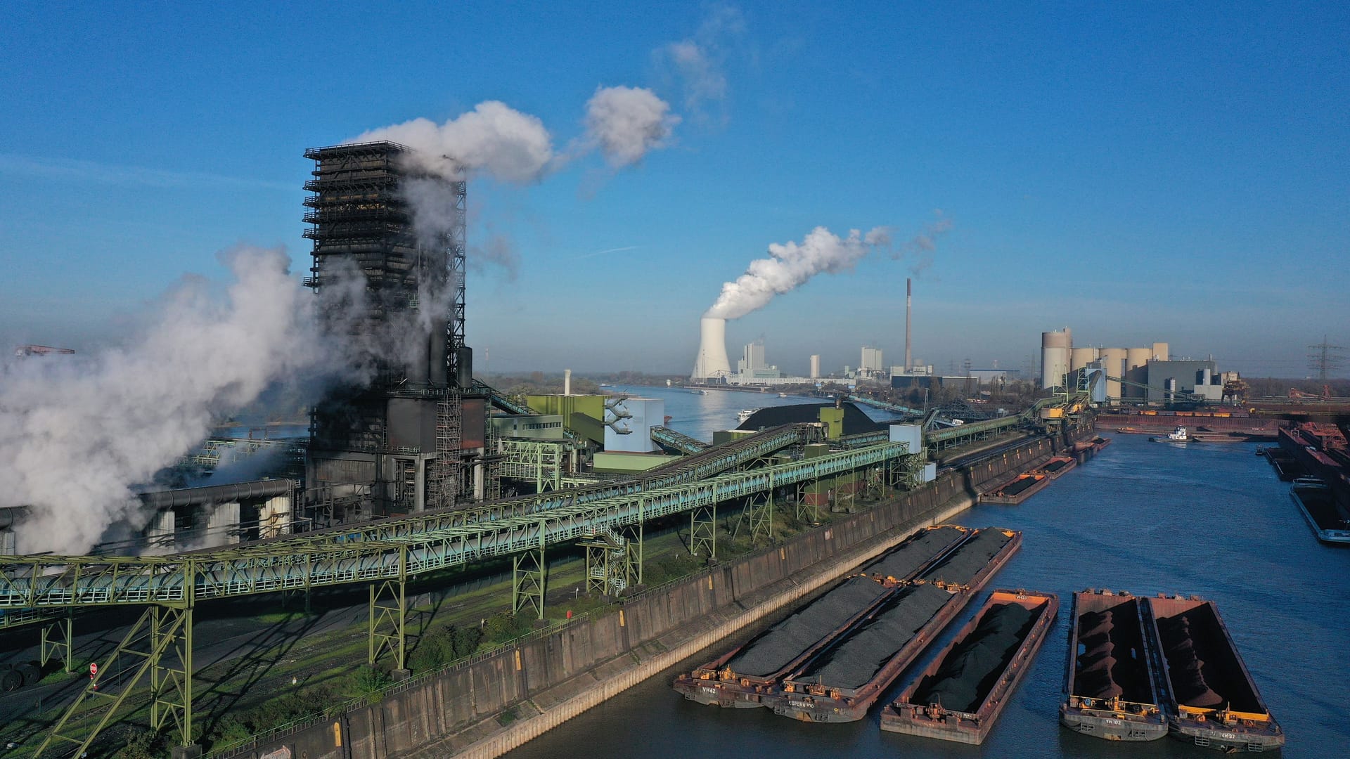 Thyssenkrupp-Stahlwerk in Duisburg: Der Konzern würde die Stahlsparte gerne abstoßen.