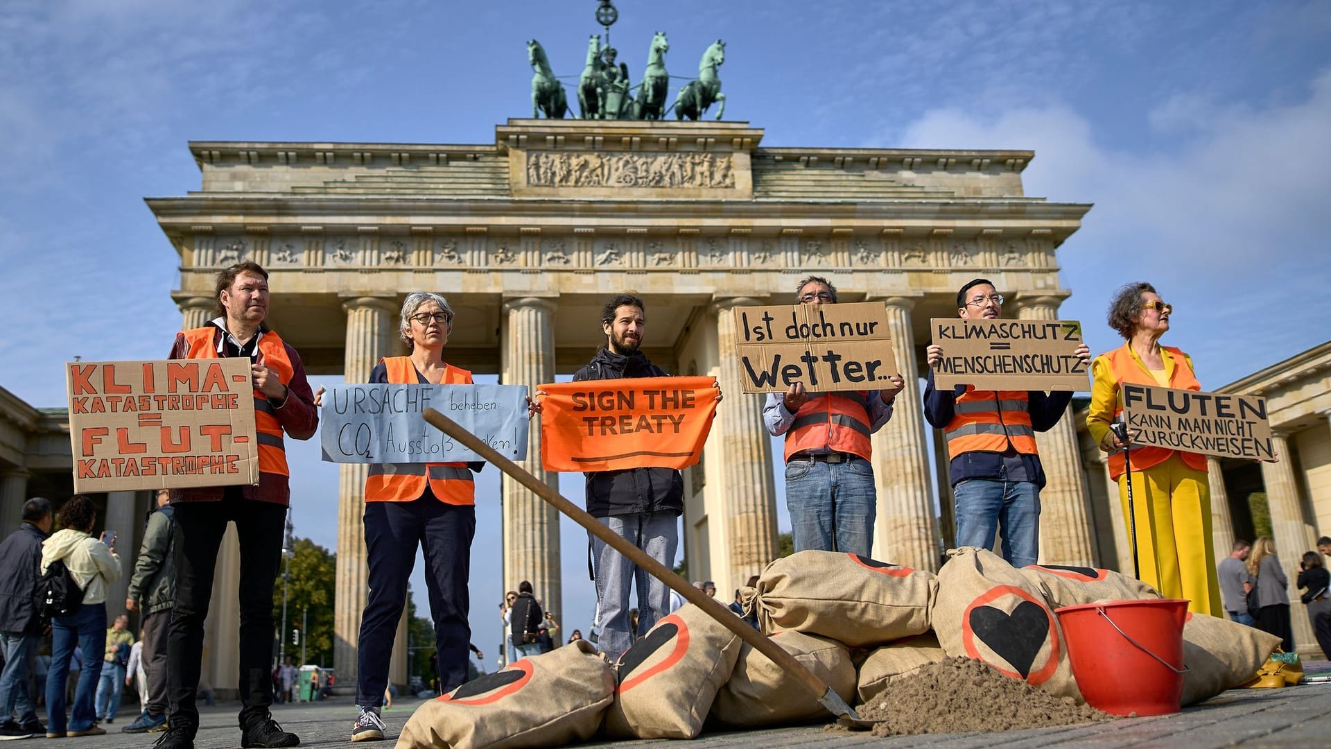 Aktion der Letzten Generation vor dem Brandenburger Tor