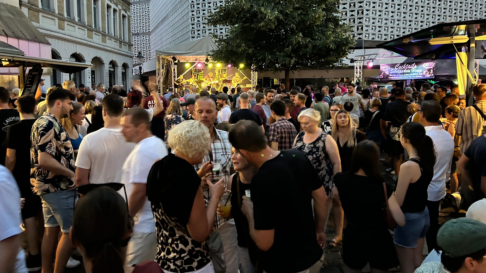 Das Magnifest am Samstagabend: Viele Besucher tummelten sich am Wochenende in den Straßen des Altstadtviertels.