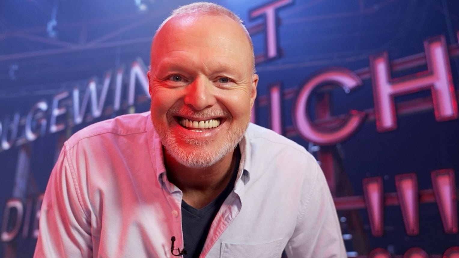 Stefan Raab: Der Entertainer muss einen Rückschlag verkraften. Stefan Raab: Der Entertainer muss einen Rückschlag verkraften.