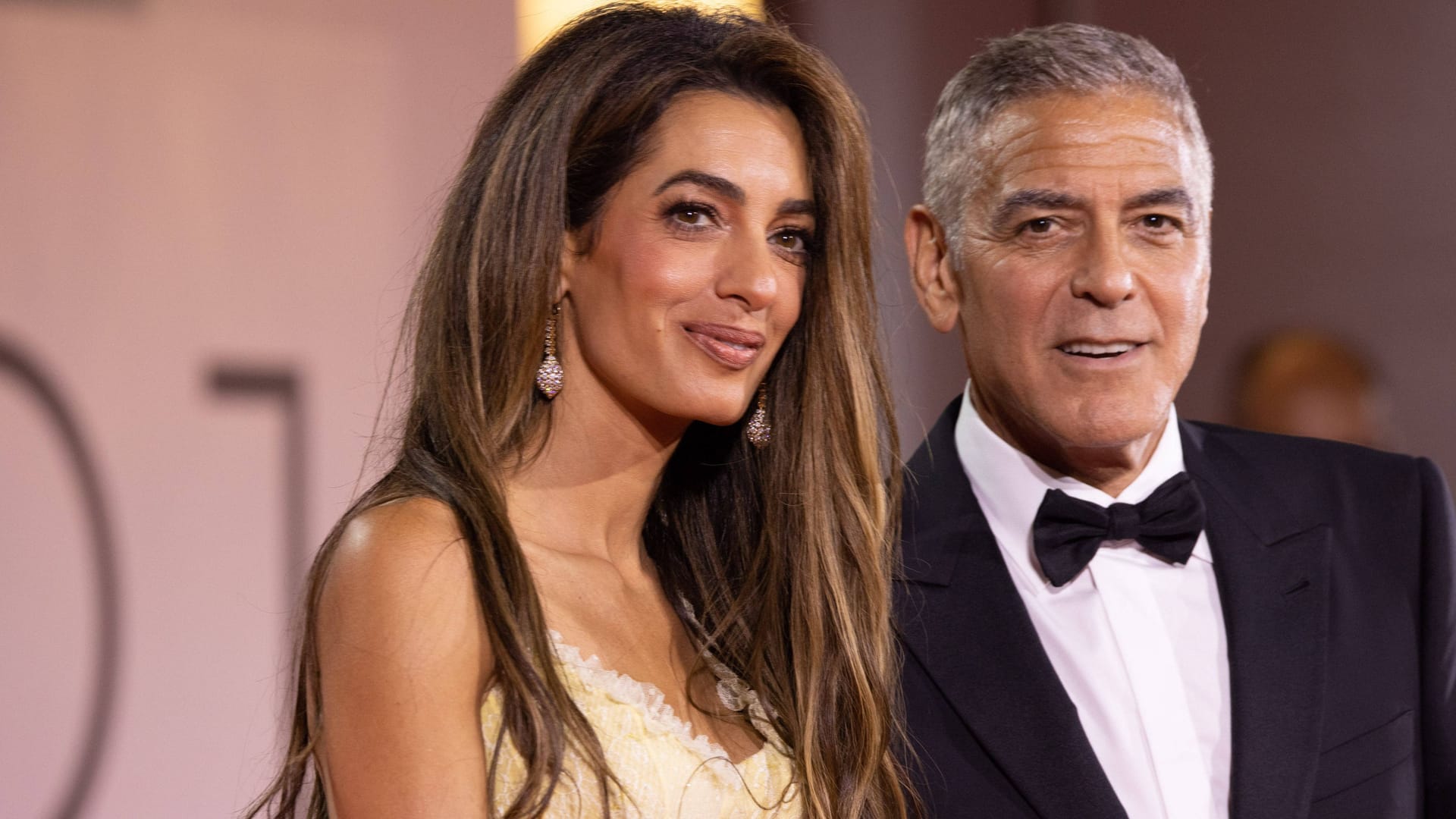 Amal und George Clooney: Sie sind seit zehn Jahren verheiratet.