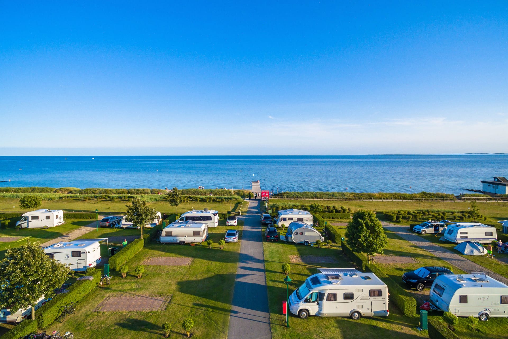 Das Insel-Camp Fehmarn bietet Urlaubern direkten Zugang zum Strand.