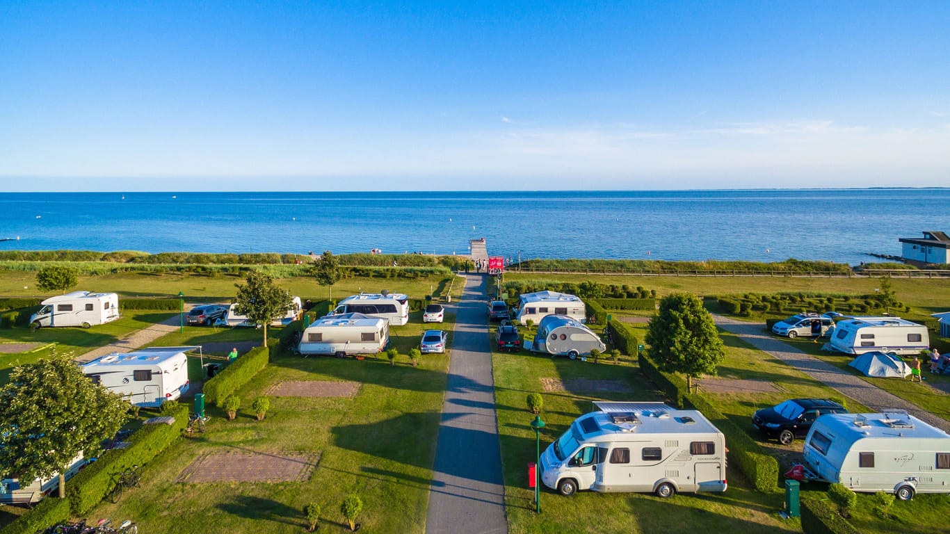 Das Insel-Camp Fehmarn bietet Urlaubern direkten Zugang zum Strand.