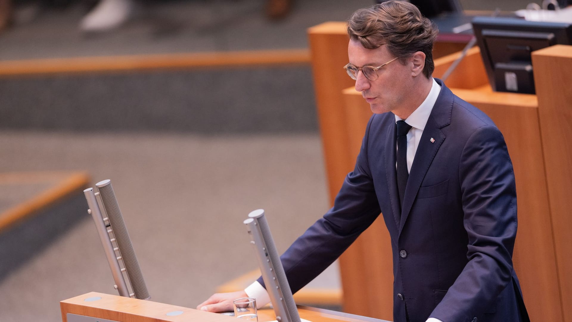 Wüst will Landtag unterrichten