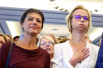 BSW-Politiker Sahra Wagenknecht, Katja Wolf, Steffen Schütz am Wahlabend in Erfurt.