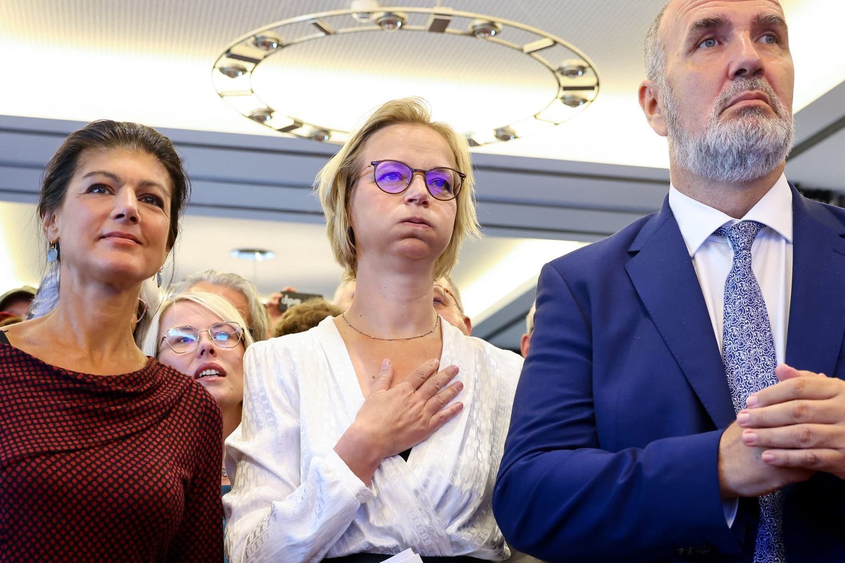 BSW-Politiker Sahra Wagenknecht, Katja Wolf, Steffen Schütz am Wahlabend in Erfurt.