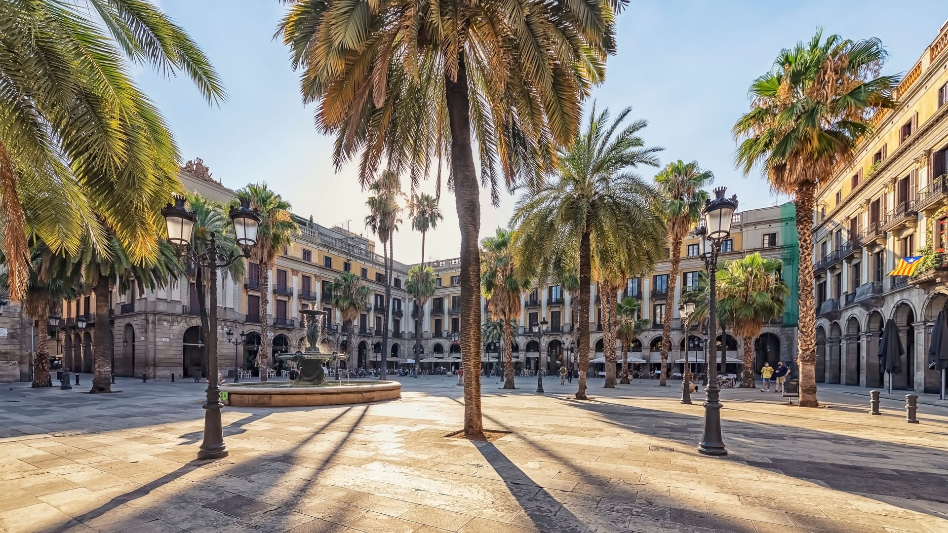 Placa Reial in Barcelona: Ein Stopp auf der Kreuzfahrt mit Mein Schiff.