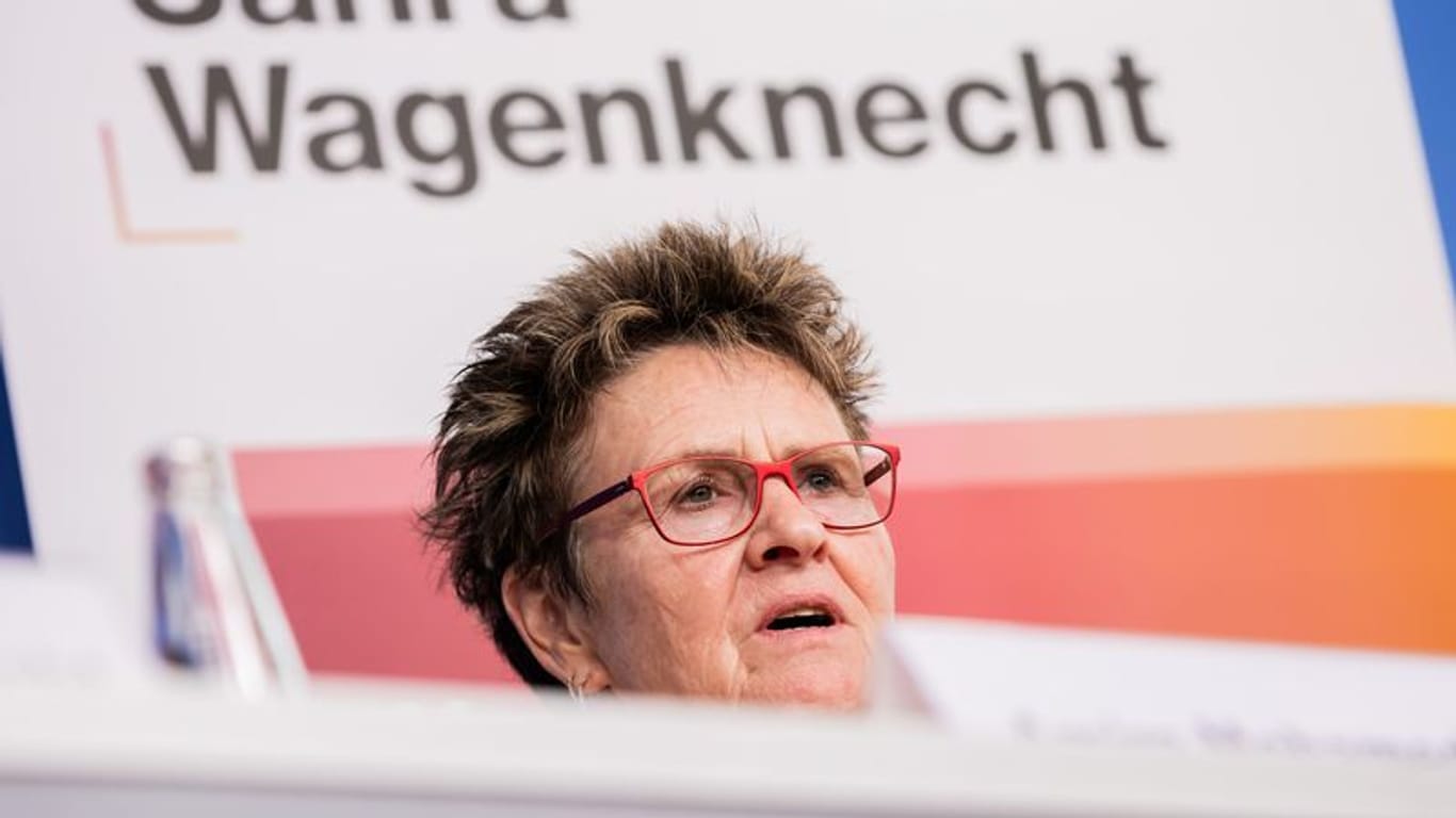 Sabine Zimmermann, Spitzenkandidatin des Bündnis Sahra Wagenknecht (BSW) in Sachsen, spricht bei einer Pressekonferenz zu den gestrigen (01.09.2024) Landtagswahlen in Sachsen