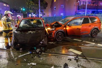 Auf der Kreuzung Schonnebeckhöfe/Gelsenkirchener Straße hat es Mittwochabend einen Unfall zwischen zwei Autos gegeben.