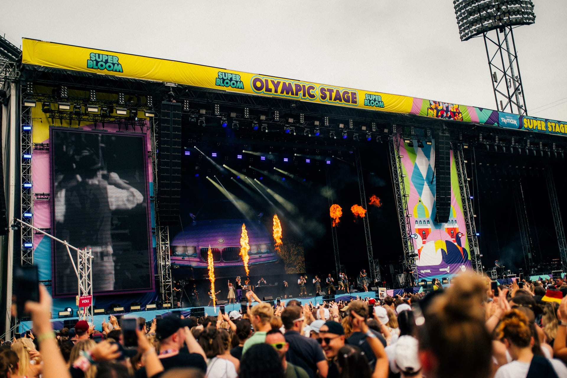 Tream auf der Olympic Stage: Der 25-Jährige brachte bayerisches Flair ins Olympiastadion.