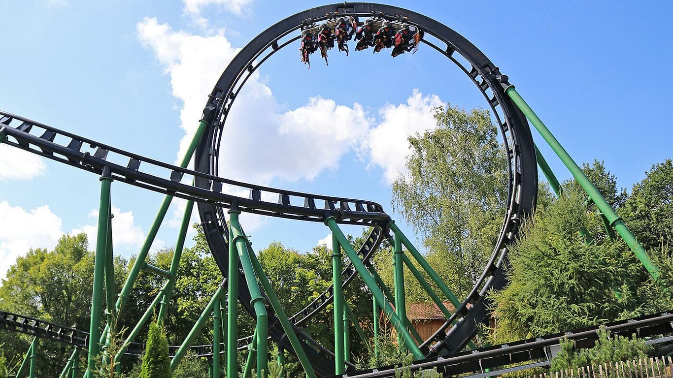 Die Achterbahn "Freischütz" im Bayern-Park ist eine der vielen Attraktionen.