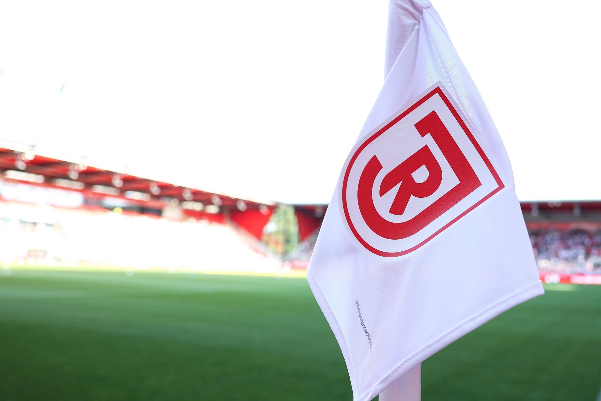 Jahn Regensburg: Gegen einen früheren Jugendtrainer des Vereins wurde wohl Anklage erhoben.