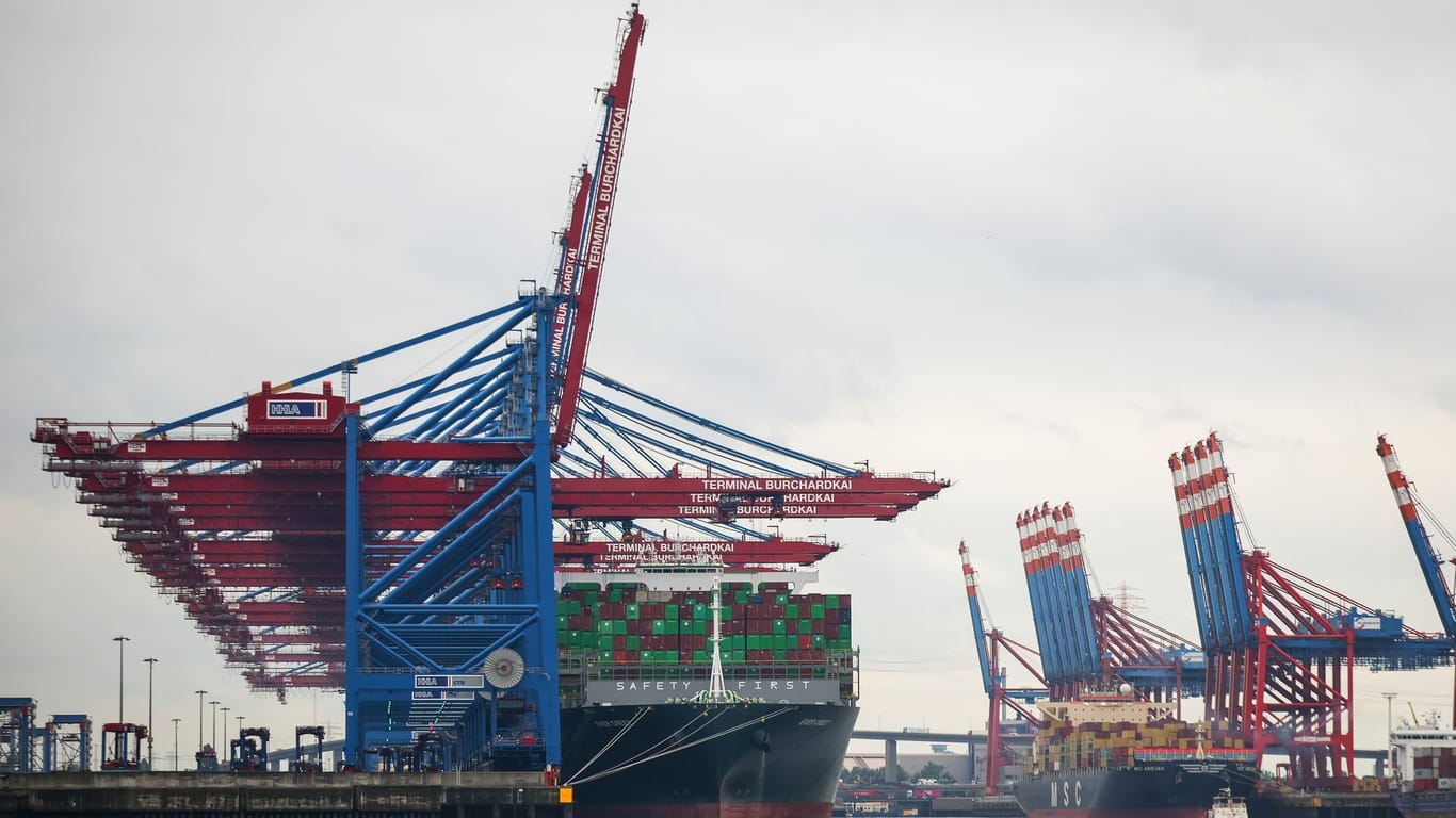 Exporte - Containerterminal im Hafen Hamburg