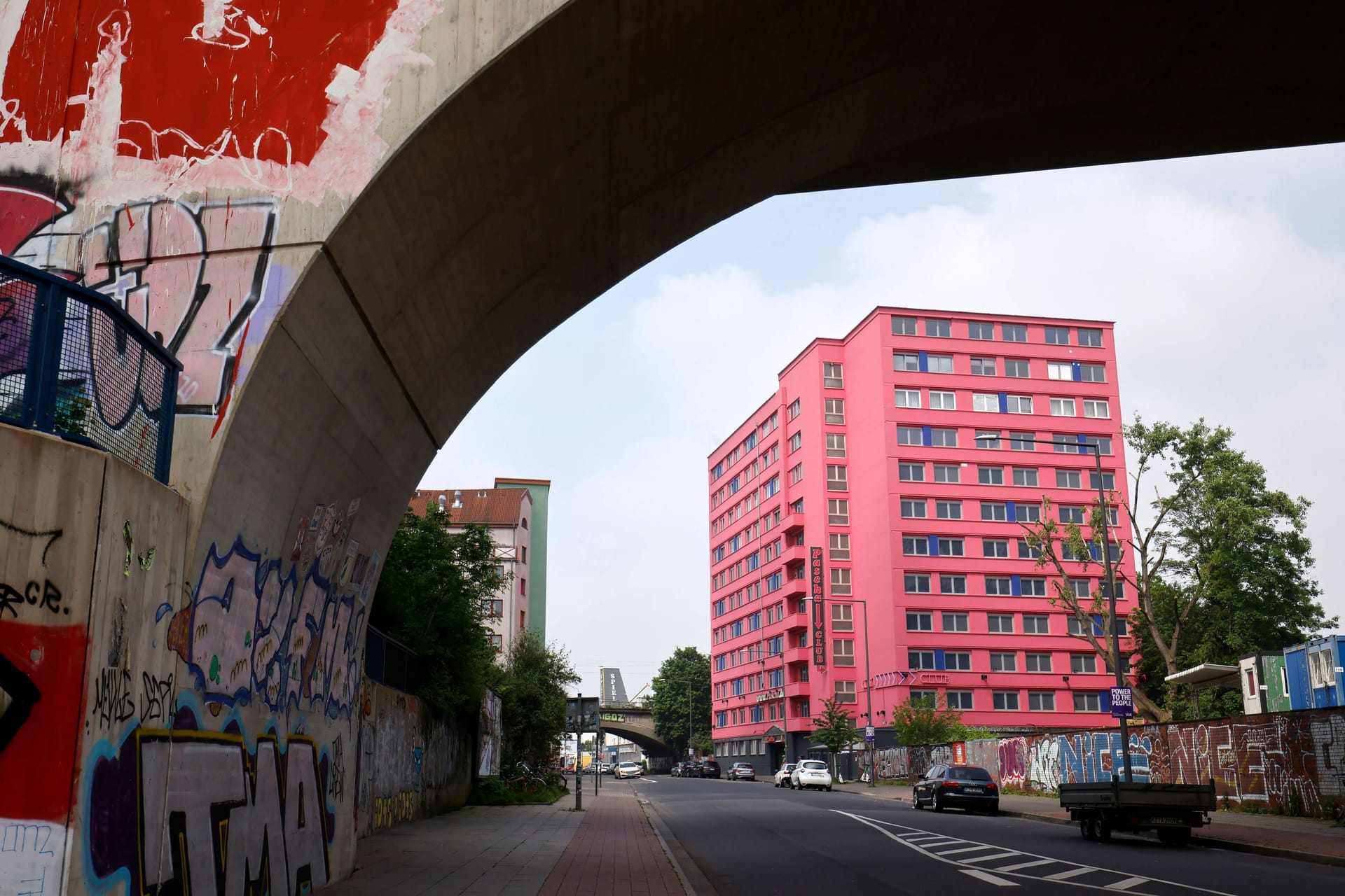 Das "Pascha" an der Hornstraße (Archivfoto): Gegen die Besitzer wird ermittelt – die Chance für einen Tapetenwechsel?