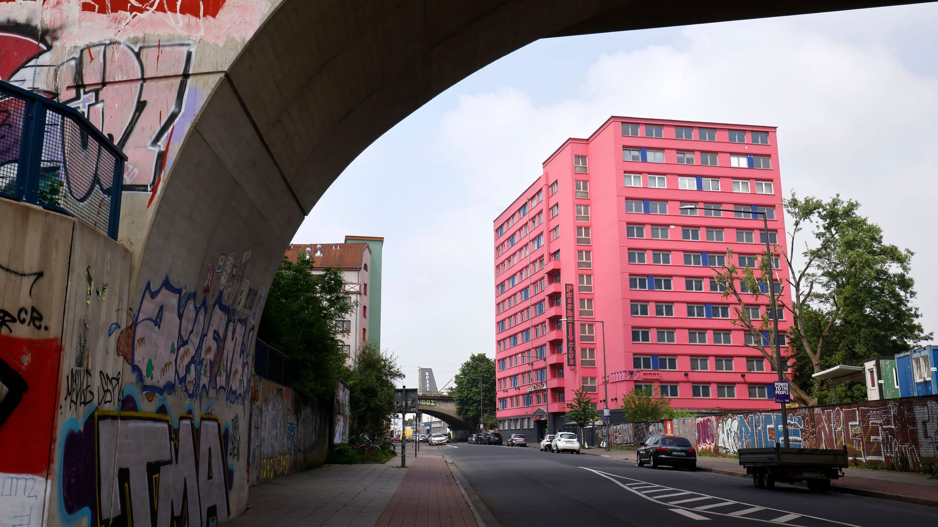 Das "Pascha" an der Hornstraße (Archivfoto): Gegen die Besitzer wird ermittelt – die Chance für einen Tapetenwechsel?