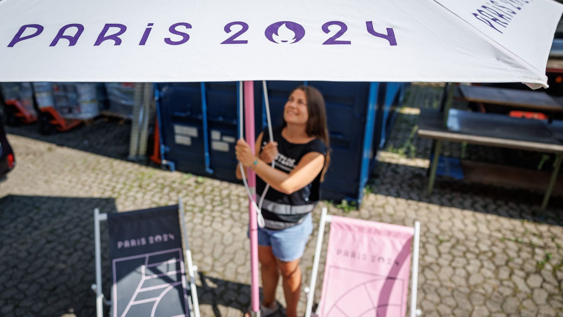 Auktionshaus versteigert mehr als 50.000 Olympia-Gegenstände Auktionshaus versteigert mehr als 50.000 Olympia-Gegenstände