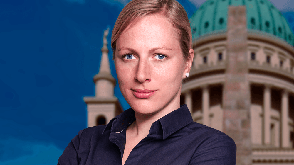 AfD-Politikerin Kotré auf einem Pressefoto der Partei (Archivfoto): Ihr "limitierte Selbstverteidigungswerkzeug" dürfe "auf keinem Heimweg fehlen", sagt sie.