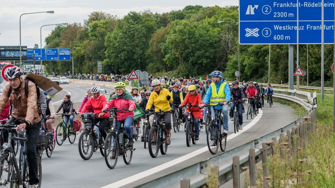 Demonstration gegen den A5-Ausbau in Frankfurt am Wochenende. Rund 60 Verbände beteiligten sich an der Organisation.