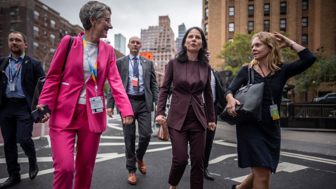 New York: Außenministerin Baerbock ist im Krisenmodus.