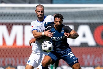 SC Paderborn-Stürmer Adriano Grimaldi (r)